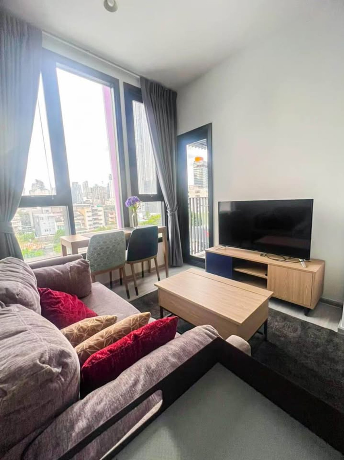 ขาย/ ให้เช่าคอนโด XT Ekkamai   BTS เอกมัย 1.2 กม. (มีรถรับส่ง) (Rt-01)