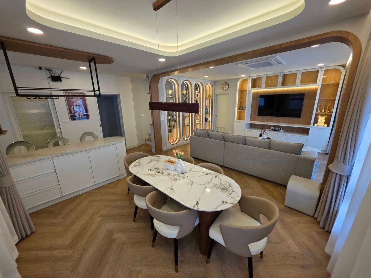 ขาย/เช่า บ้านเดี่ยว:    Centro บางนา บ้านเดี่ยว 2 ชั้น สไตล์ Modern Luxury  พร้อมอยู่ (Rt-01)