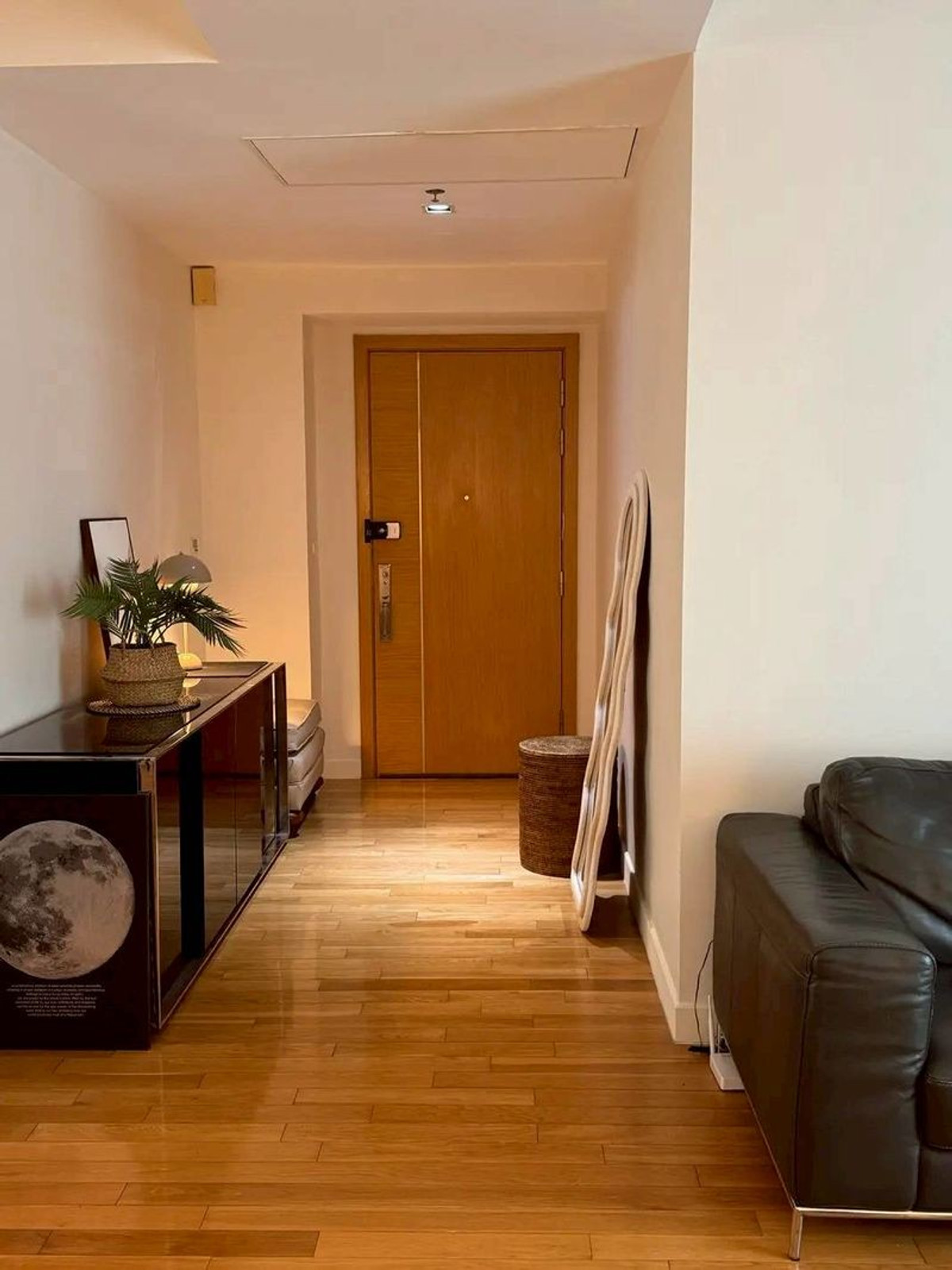 Condo for rent :Millennium Residence((BTS Asoke ))  MK-02 line @livingbkk