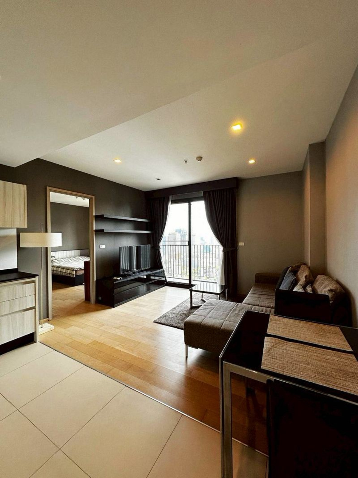 คอนโดให้เช่า :HQ by Sansiri (เฮช คิว บาย แสนสิริ) ((Thonglor ทองหล่อ )) MK-02  line @livingbkk