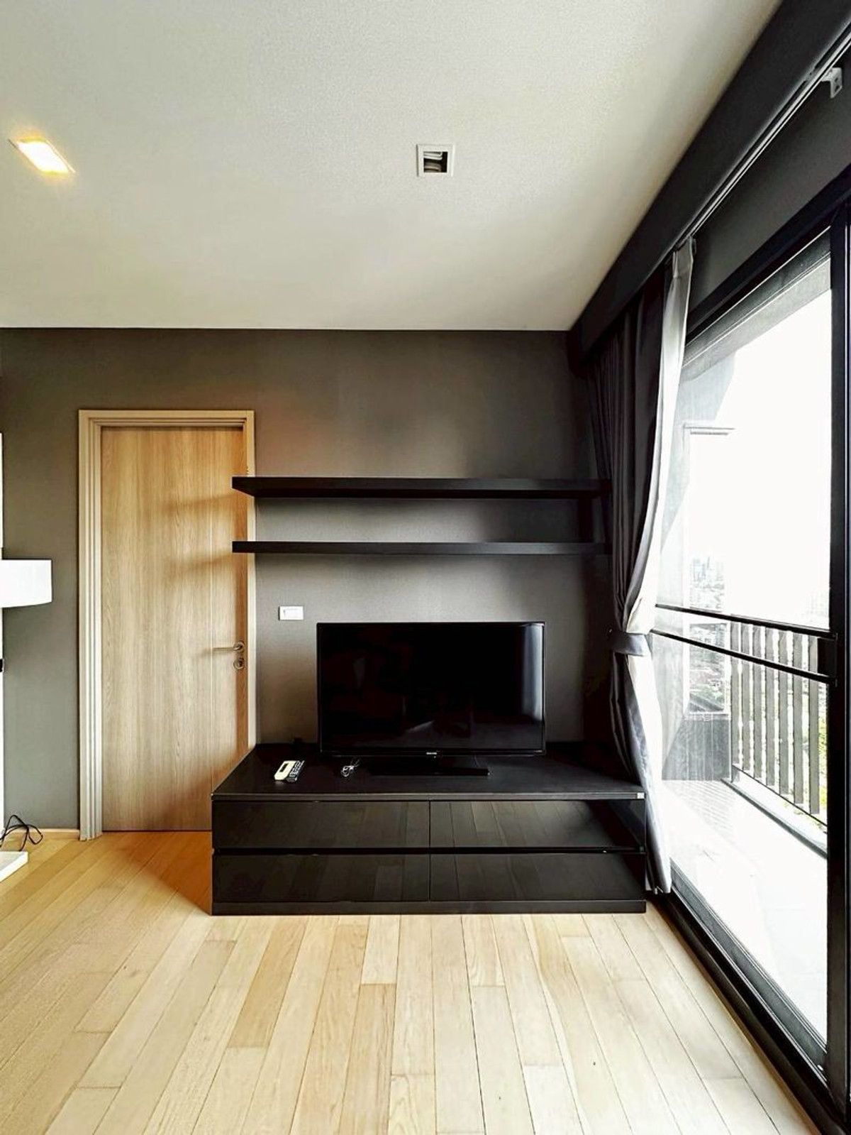 คอนโดให้เช่า :HQ by Sansiri (เฮช คิว บาย แสนสิริ) ((Thonglor ทองหล่อ )) MK-02  line @livingbkk