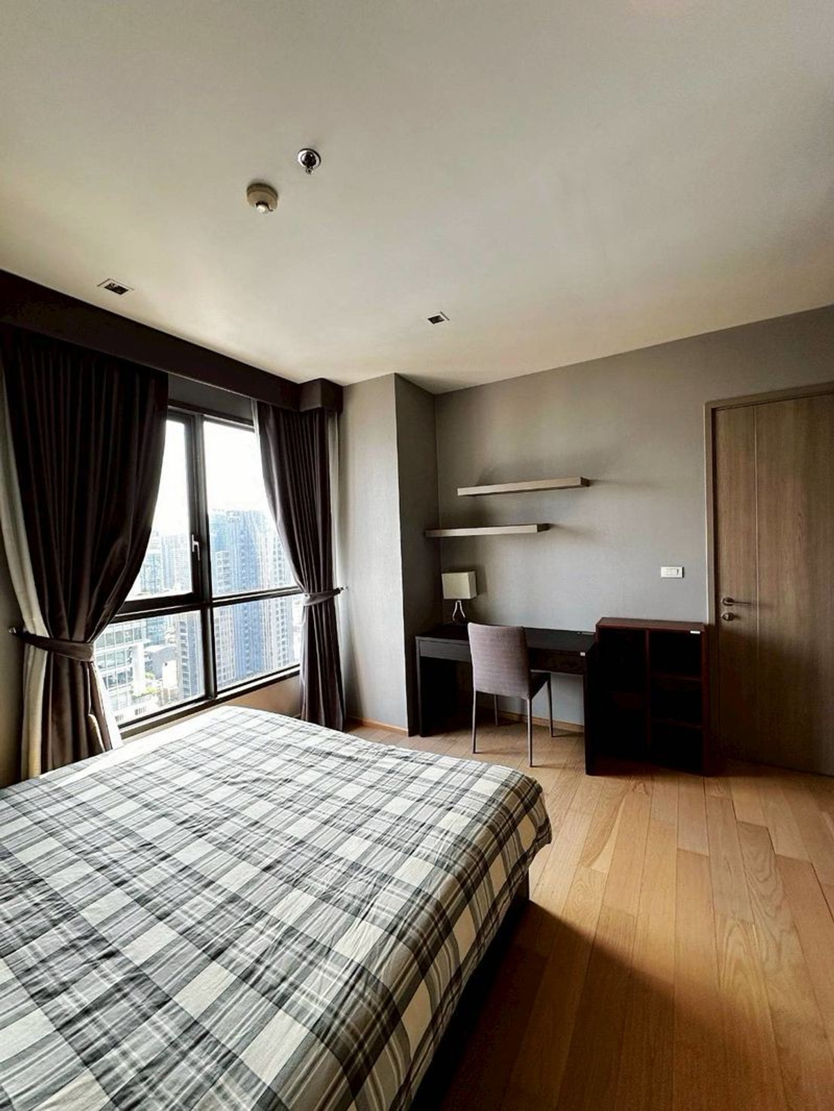 คอนโดให้เช่า :HQ by Sansiri (เฮช คิว บาย แสนสิริ) ((Thonglor ทองหล่อ )) MK-02  line @livingbkk