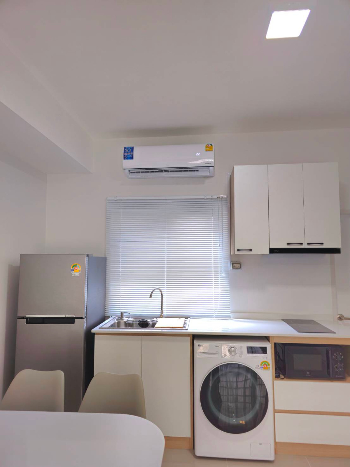 ให้เช่าทาวน์โฮม บางแก้ว บางพลี ใกล้ Mega บางนา (เลี้ยงสัตว์ได้) (Rt-01)