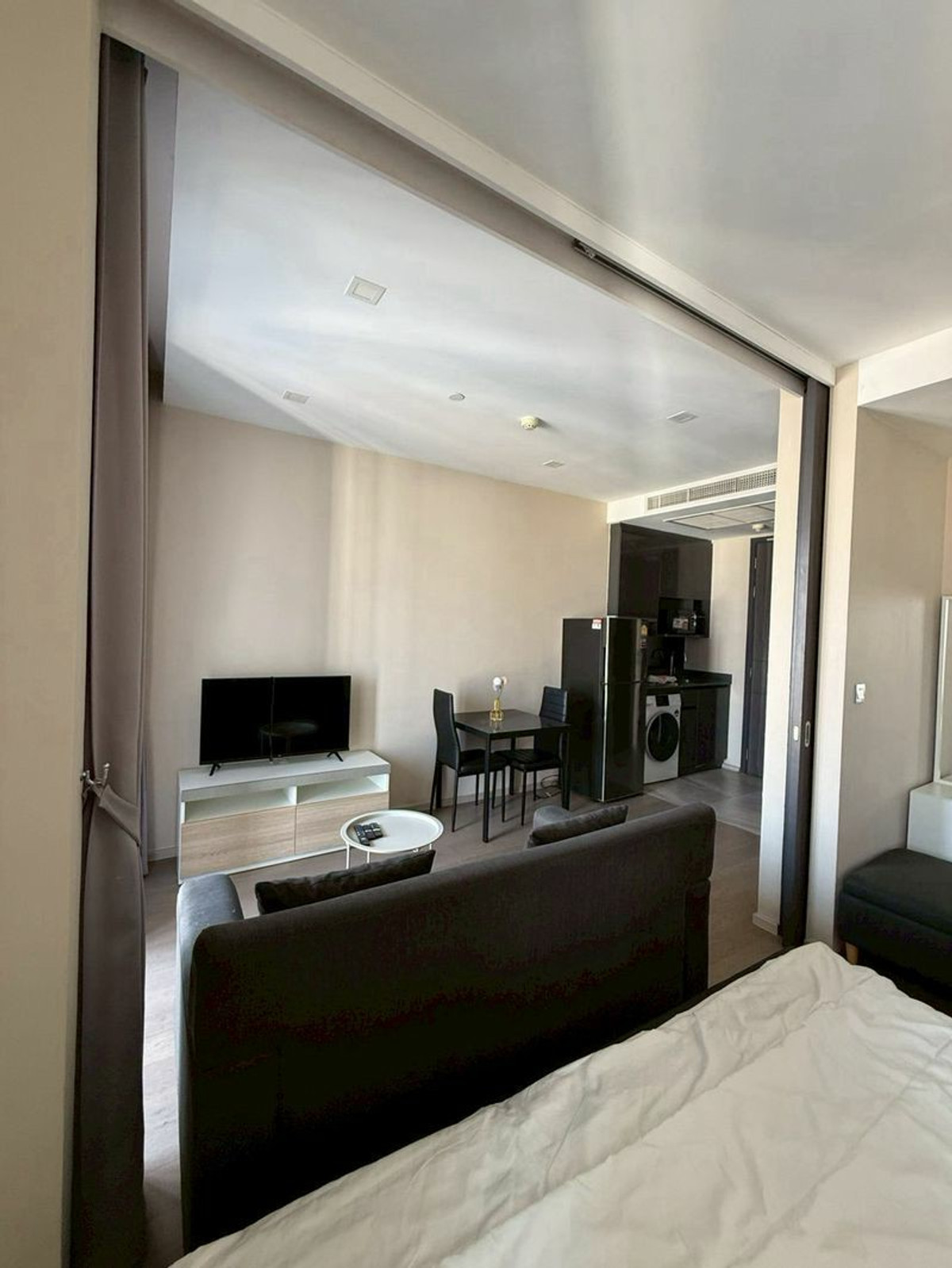 ให้เช่าคอนโด แอชตัน อโศก (ใกล้บีทีเอสอโศกเพียง 200 ม.)  (SA-01)