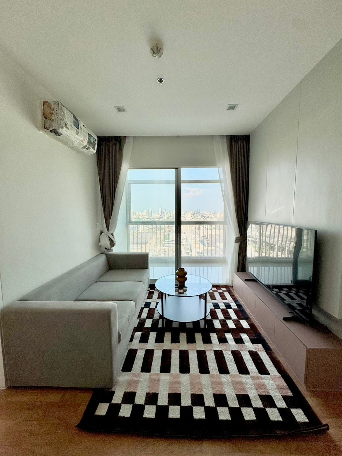 ให้เช่าคอนโด 2 ห้องนอน The Coast Bangkok ติด BTS บางนา  (Rt-01)