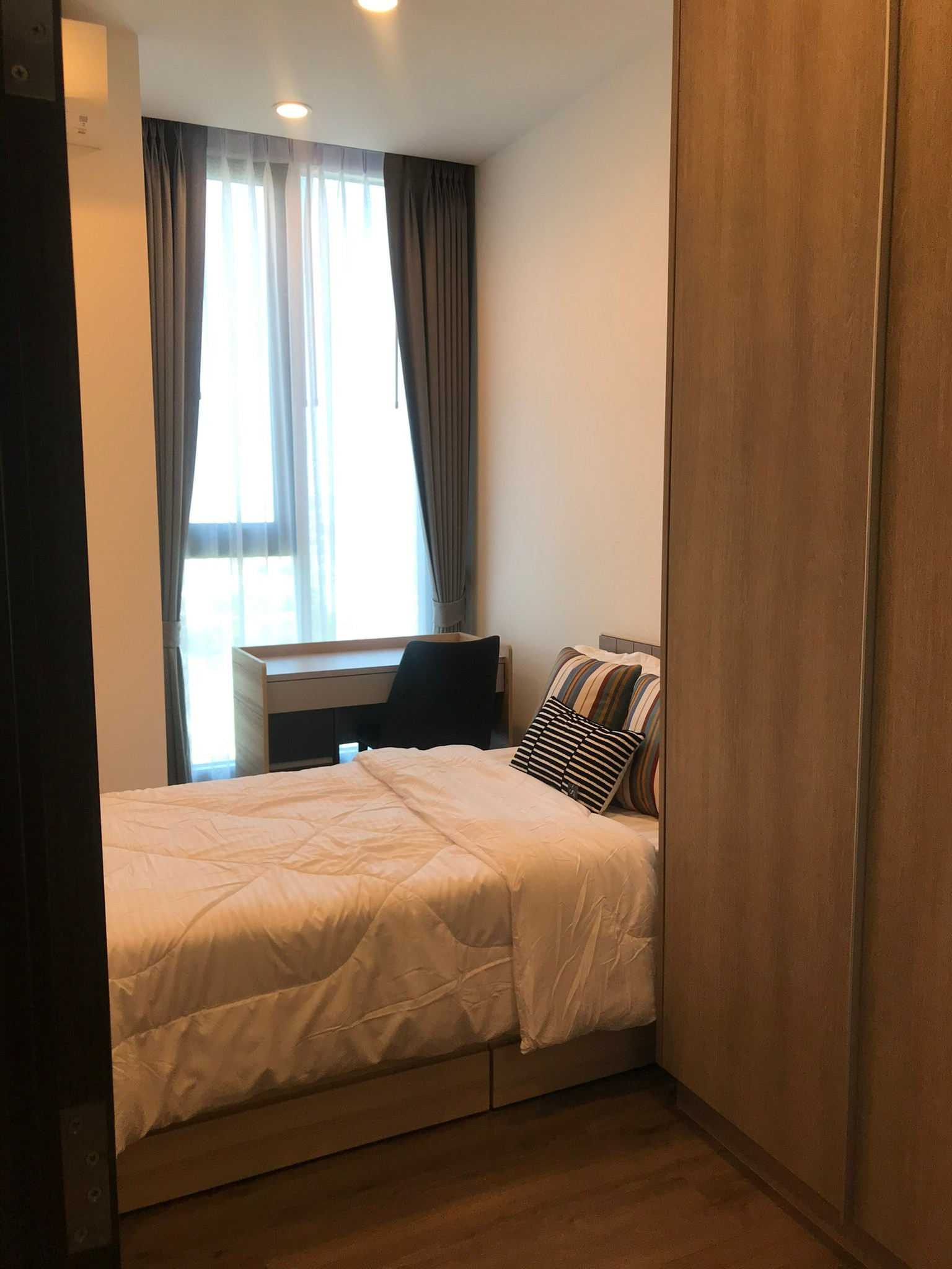 For Rent    : Whizdom Essence Sukhumvit :  วิสซ์ดอม เอสเซ้นส์  (ST-02)