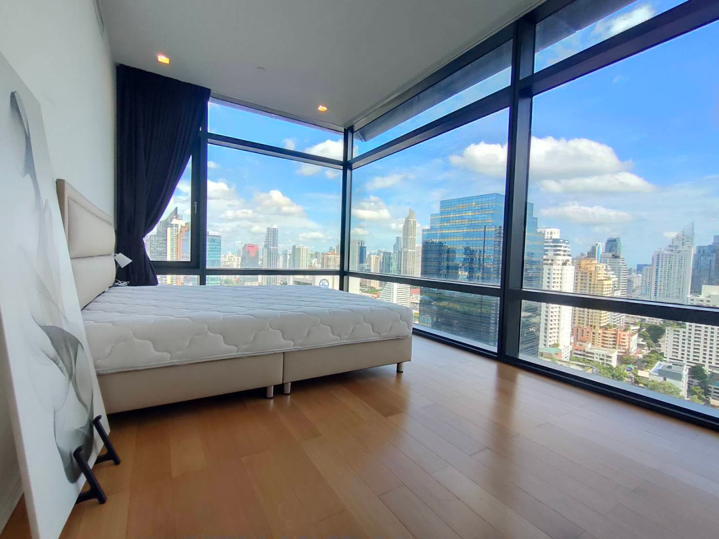 Condo for rent  :  Circle Living Prototype (ST-02) (Close to MRT Phetchaburi)