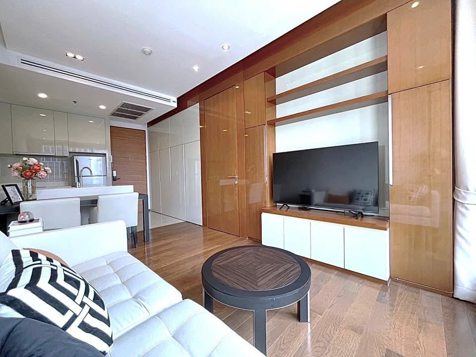 ให้เช่าคอนโด The Address Sukhumvit 28 ใกล้ BTS พร้อมพงษ์ พร้อมอ่างจากุซซี่ในห้อง (Rt-01)
