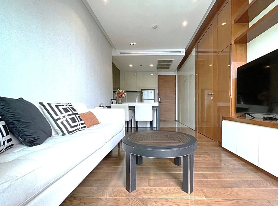 ให้เช่าคอนโด The Address Sukhumvit 28 ใกล้ BTS พร้อมพงษ์ พร้อมอ่างจากุซซี่ในห้อง (Rt-01)