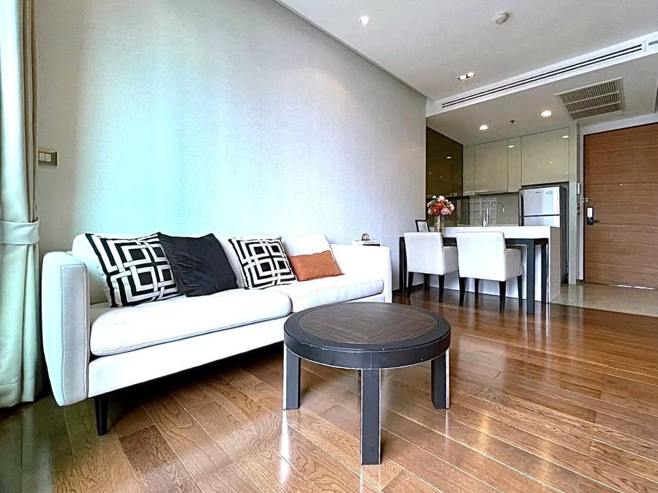 ให้เช่าคอนโด The Address Sukhumvit 28 ใกล้ BTS พร้อมพงษ์ พร้อมอ่างจากุซซี่ในห้อง (Rt-01)