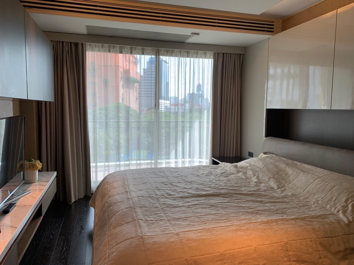 The Crest Sukhumvit 24 (Duplex ห้องกว้าง มีห้องแม่บ้าน ใกล้ BTS พร้อมพงษ์) [CC-01]