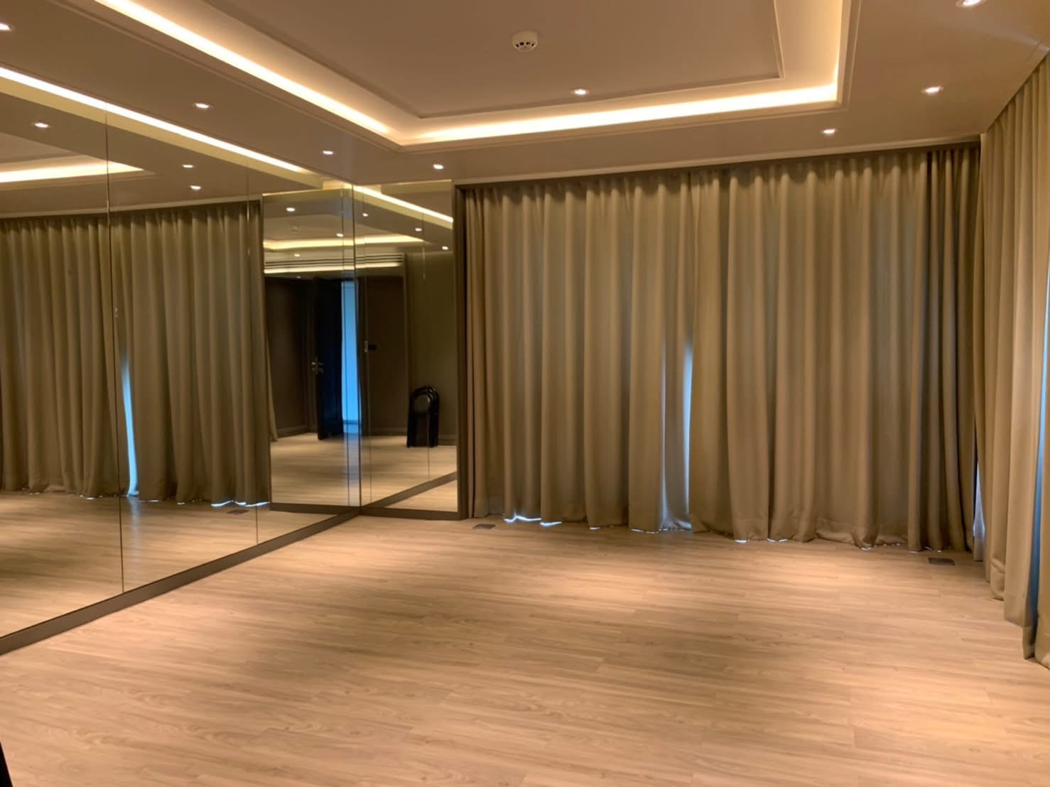 The Crest Sukhumvit 24 (Duplex ห้องกว้าง มีห้องแม่บ้าน ใกล้ BTS พร้อมพงษ์) [CC-01]