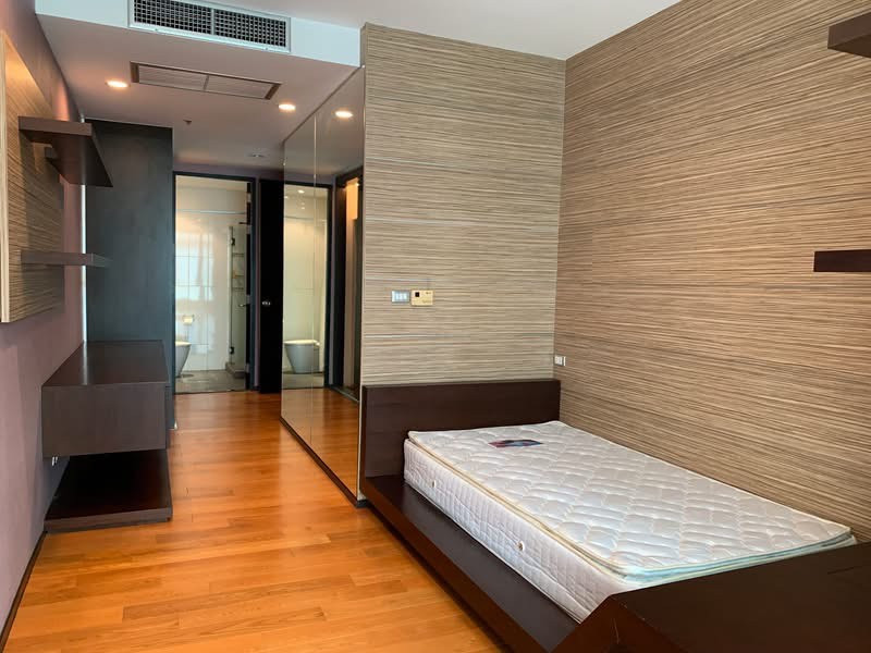 The Height Thonglor (ซอยสุขุมวิท 55 ห้องกว้าง มีห้องแม่บ้าน) [CC-01]