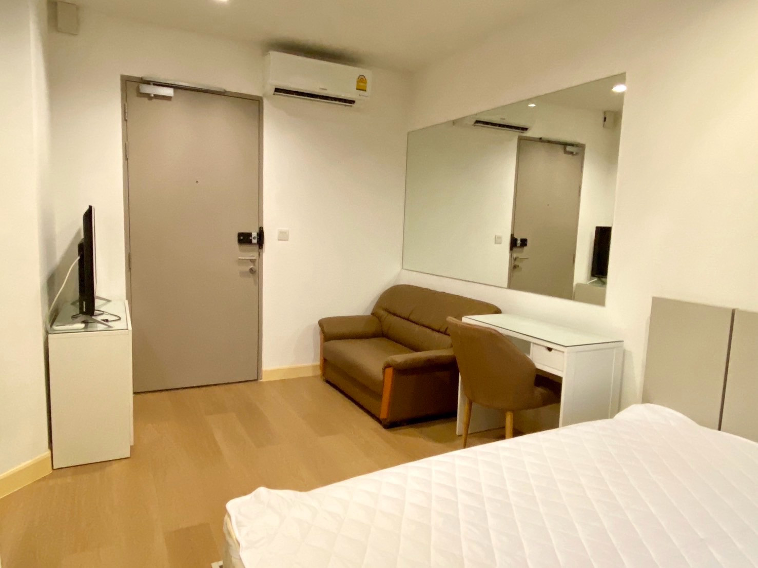 Ideo Mobi Sukhumvit 81 (วิวสระ พร้อมเข้าอยู่ 23 กค) [CC-01]