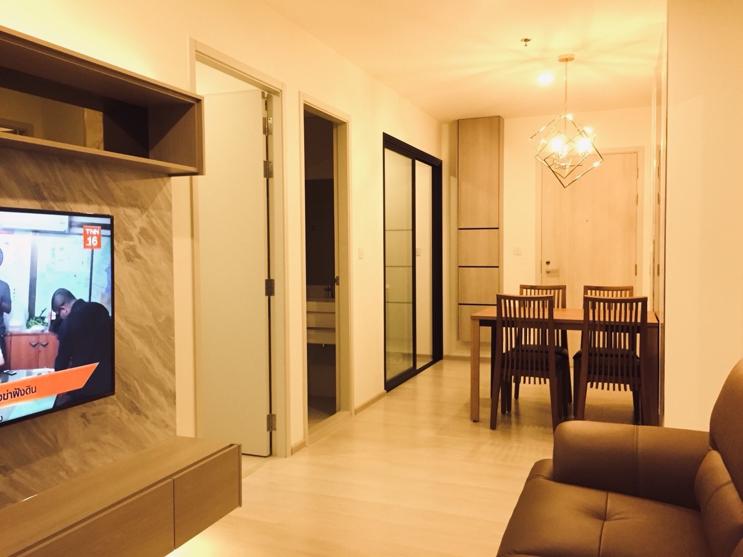 Life Asoke (ไลฟ์ อโศก) ชั้นสูง วิวเมือง ครัวปิด [CC-01]