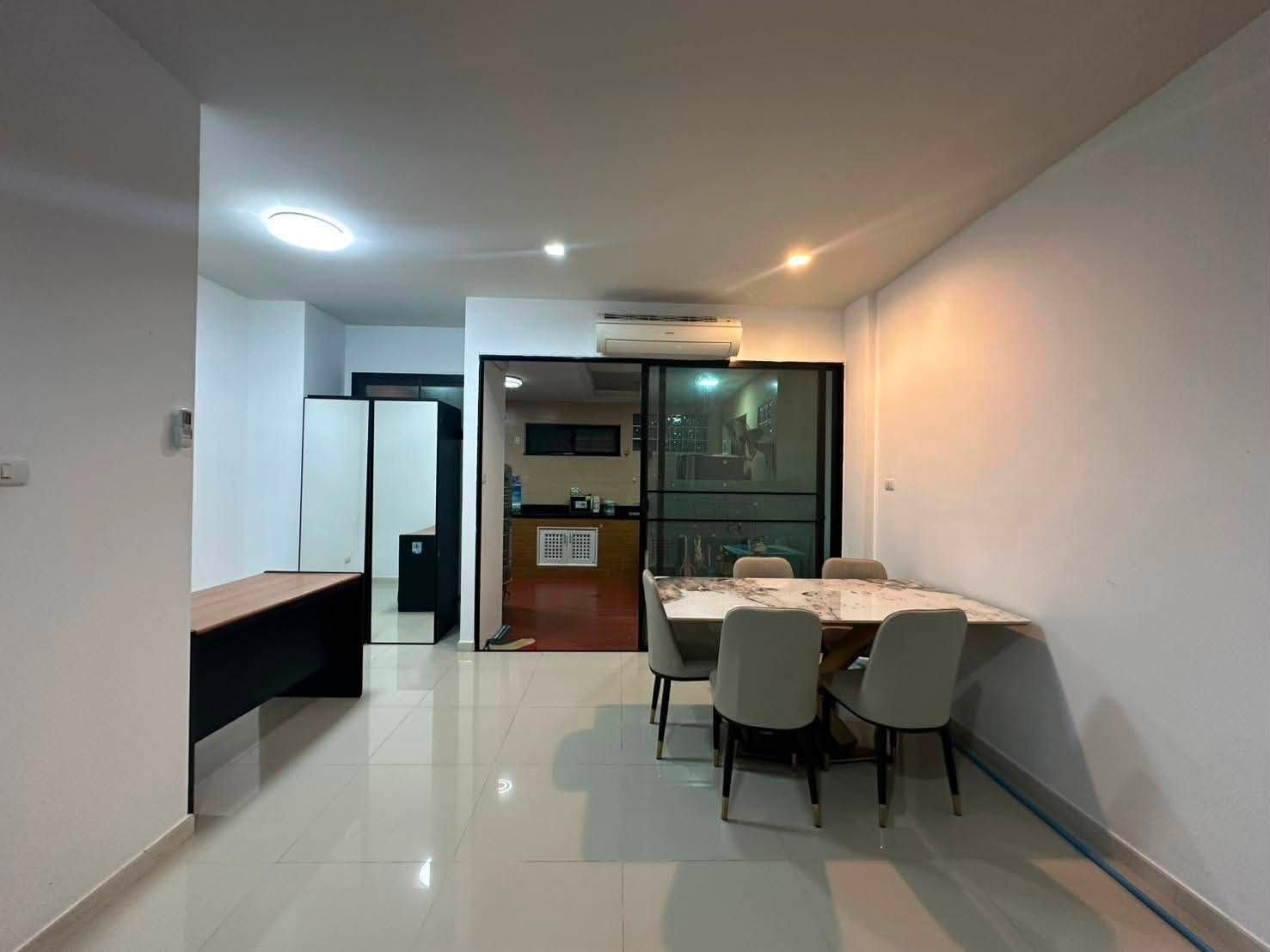 ให้เช่าทาวน์โฮม 3 ชั้น อีโค สเปซ บางนา-วงแหวน ใกล้เมกะ บางนา (SA-01)