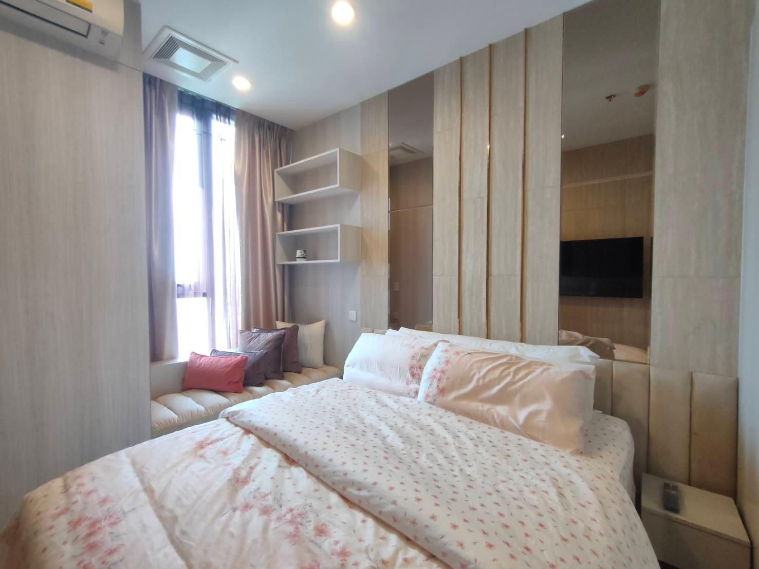 For Rent : Whizdom Essence Sukhumvit (ST-02)