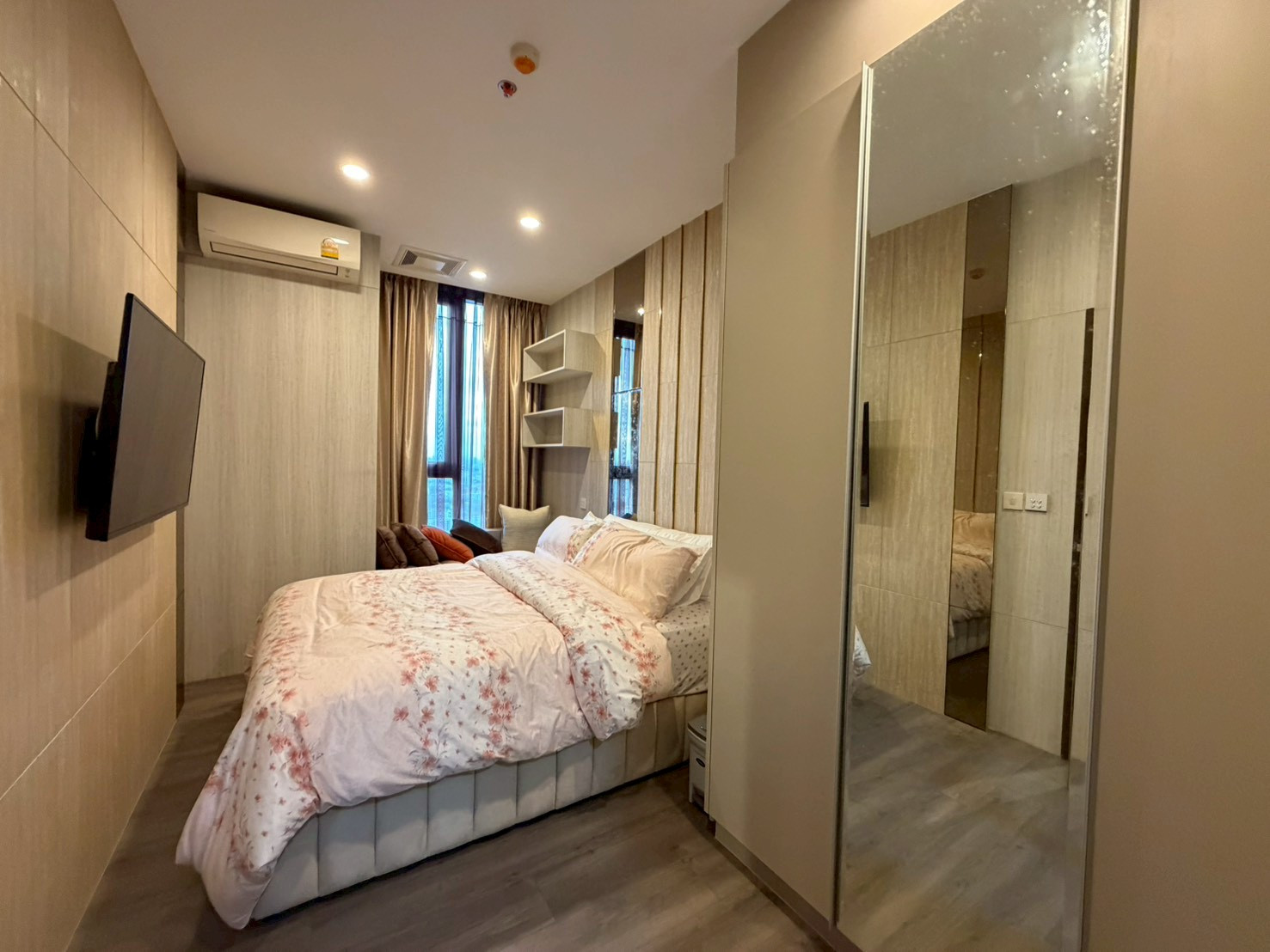 For Rent : Whizdom Essence Sukhumvit (ST-02)