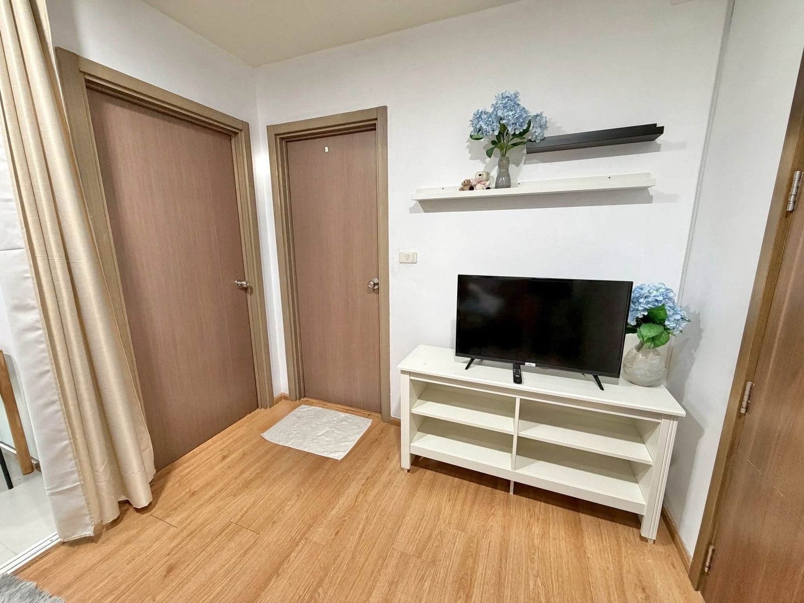 The Base Sukhumvit 77 (วิวสระ เครื่องใช้ไฟฟ้าครบ) [CC-01]