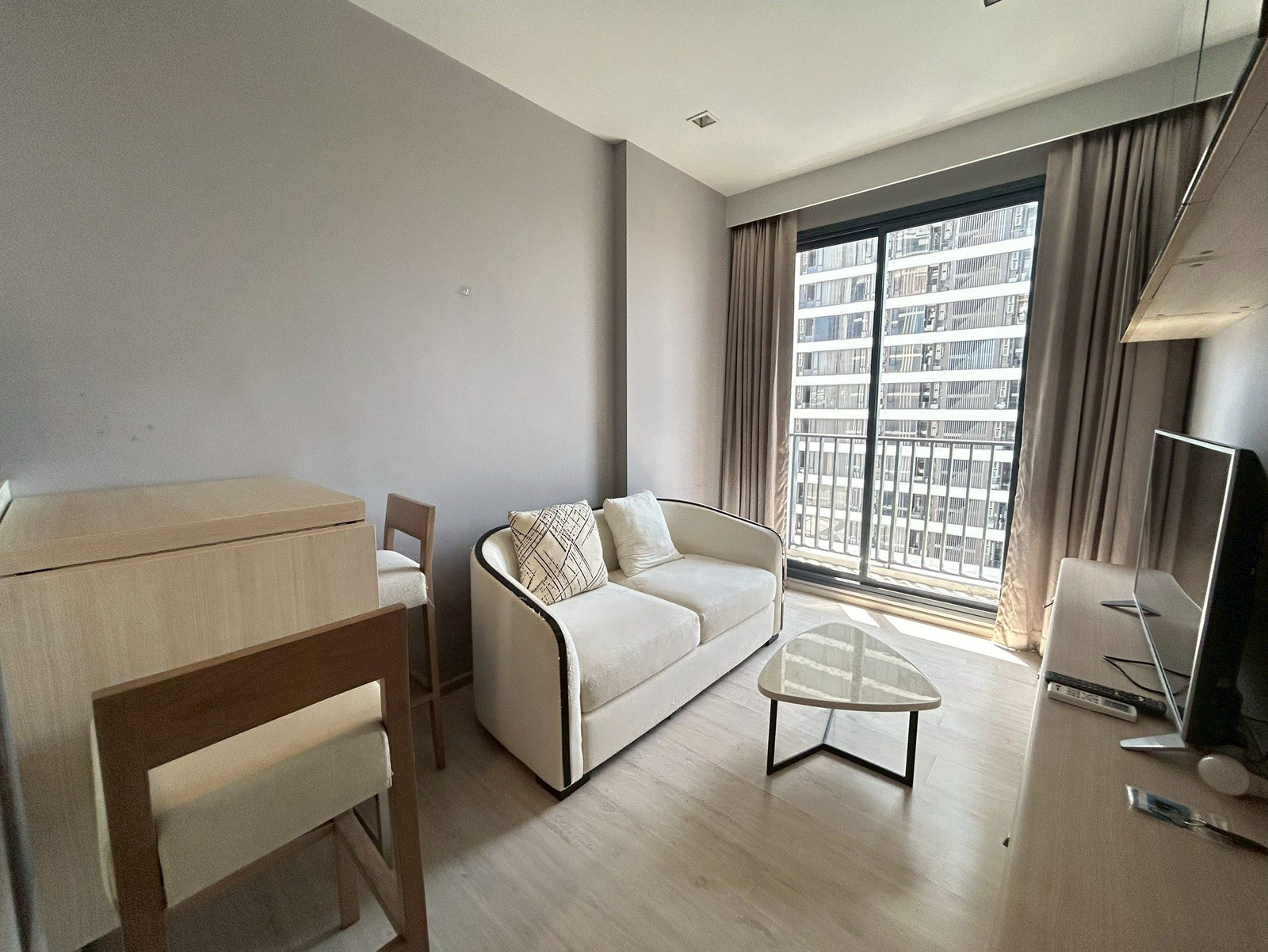 ให้เช่าคอนโด M Thonglor 1 ห้องนอน เลี้ยงสัตว์ได้ (Rt-01)