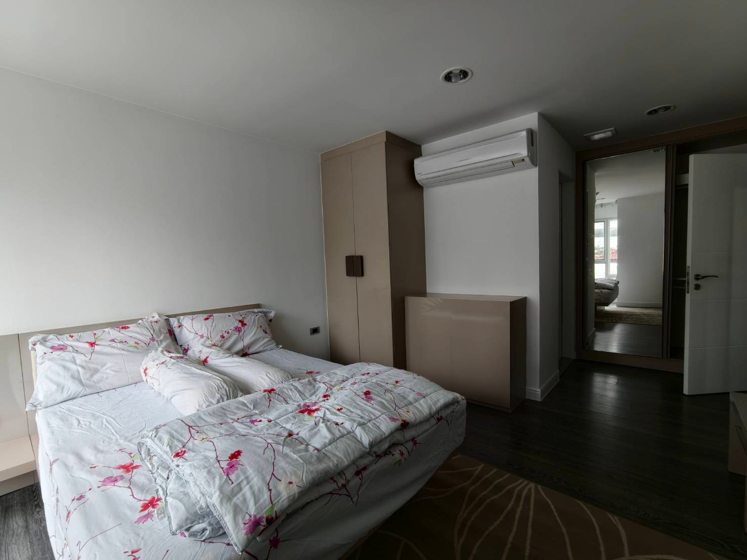 คอนโดให้เช่า :  Condo  the crest sukhumvit​49 (( ทองหล่อ thonglor​))  MK-02  line @livingbkk