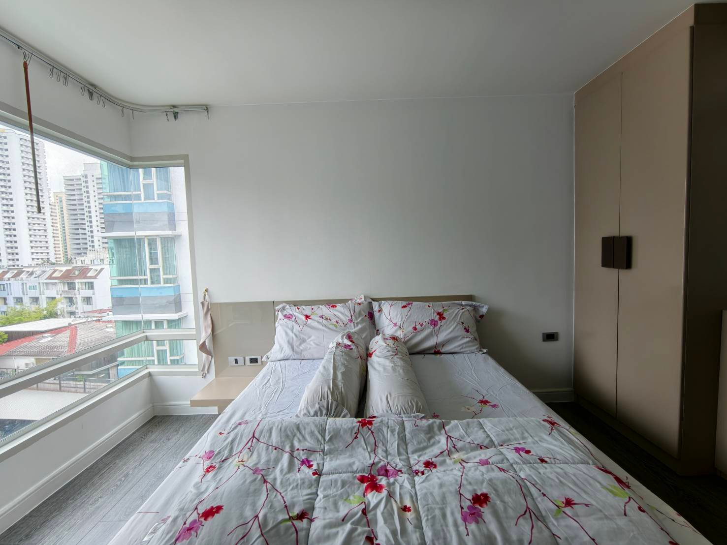 คอนโดให้เช่า :  Condo  the crest sukhumvit​49 (( ทองหล่อ thonglor​))  MK-02  line @livingbkk