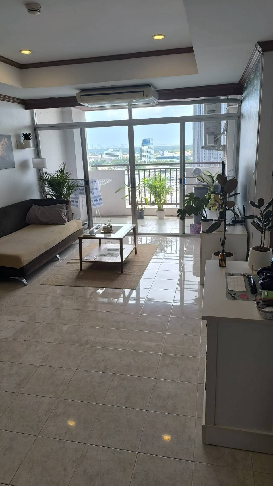 คอนโด ให้เช่า :   Monterey Place  ((BTS Asoke อโศก ) MK-02 line @livingbkk
