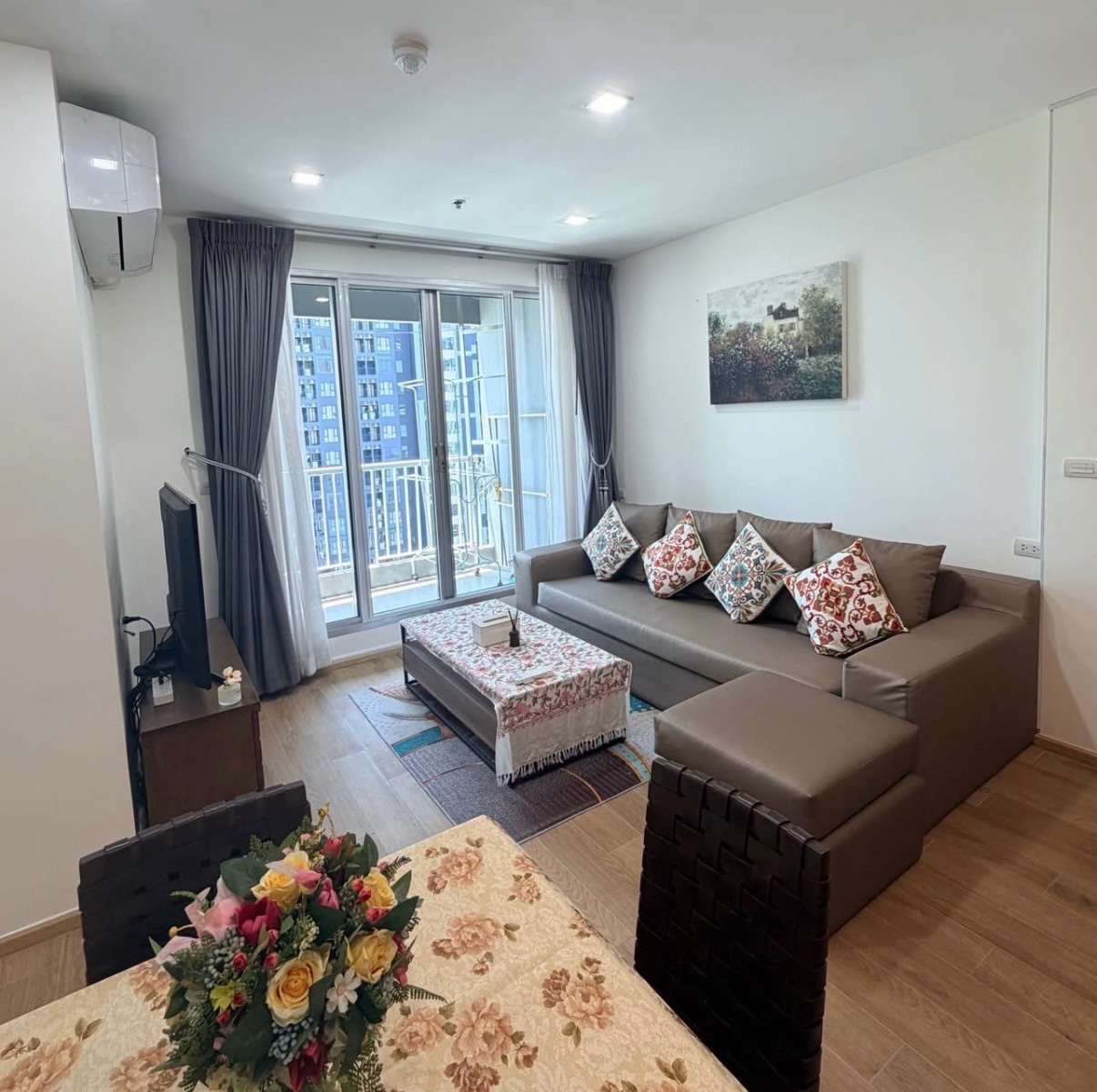 Rhythm Sukhumvit 50 (ห้องมุม มีอ่างอาบน้ำ ใกล้ BTS อ่อนนุช) [CC-01]
