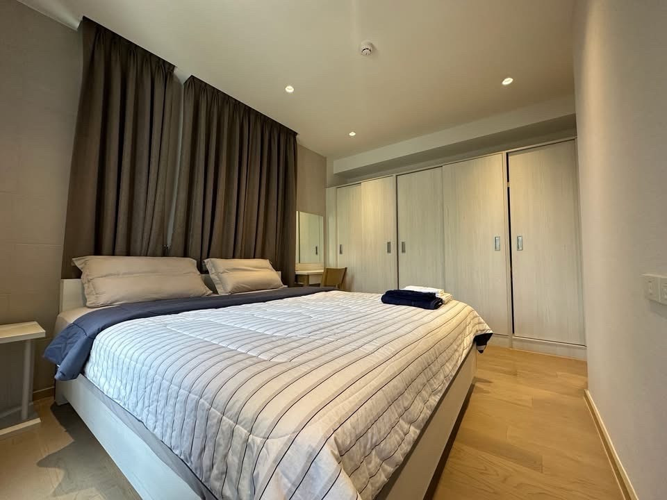 Runesu Thonglor 5 (ห้องหน้ากว้าง วิวโล่ง มีอ่างอาบน้ำ) [CC-01]