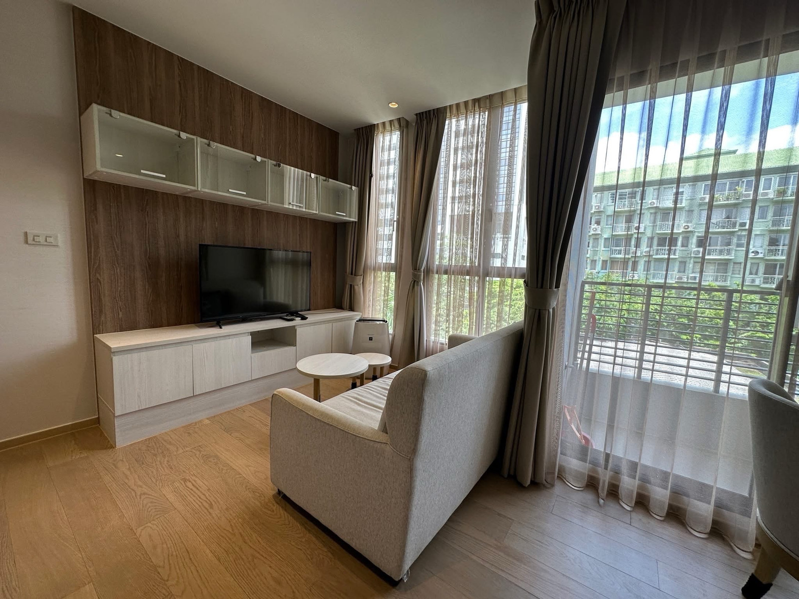Runesu Thonglor 5 (ห้องหน้ากว้าง วิวโล่ง มีอ่างอาบน้ำ) [CC-01]