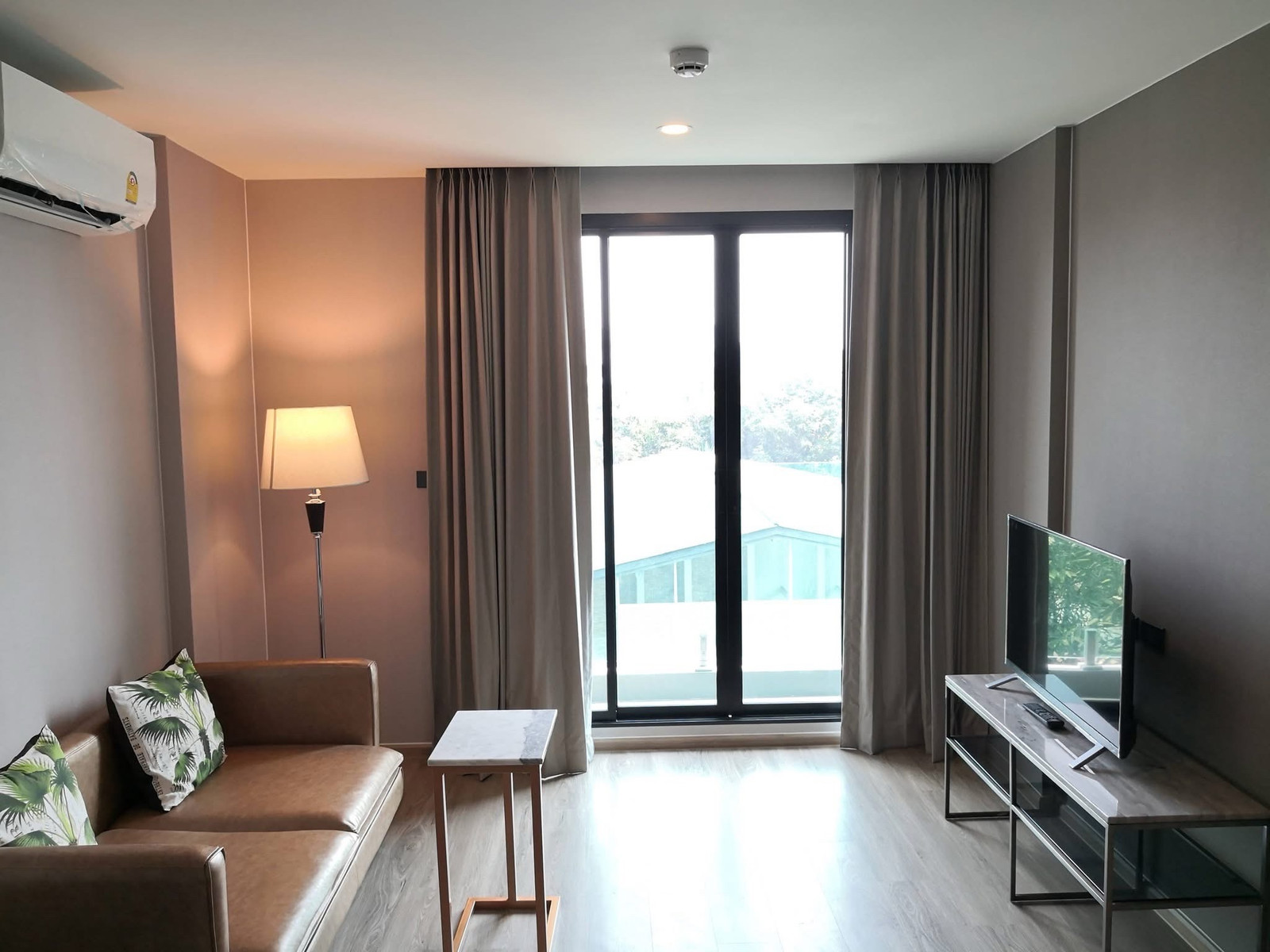 The Teak Sukhumvit 39 (มีอ่างอาบน้ำ เครื่องใช้ไฟฟ้าครบ) [CC-01]