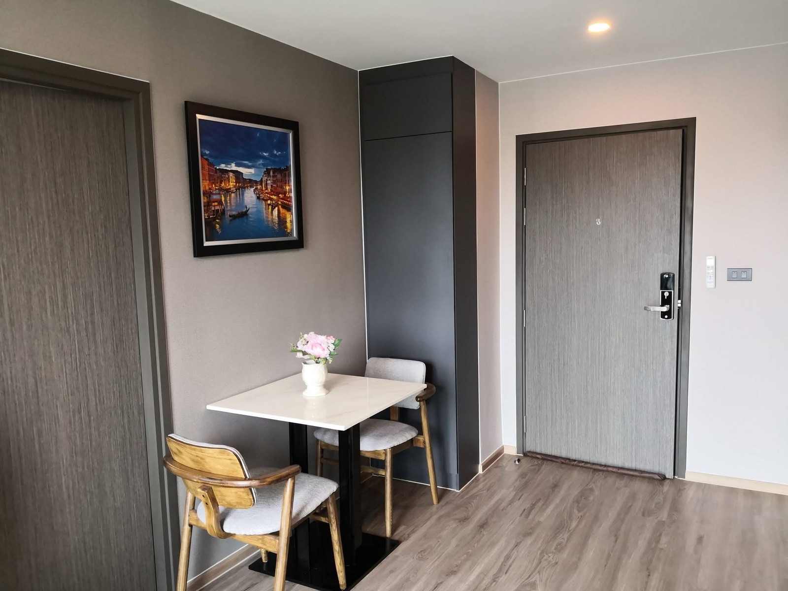 The Teak Sukhumvit 39 (มีอ่างอาบน้ำ เครื่องใช้ไฟฟ้าครบ) [CC-01]