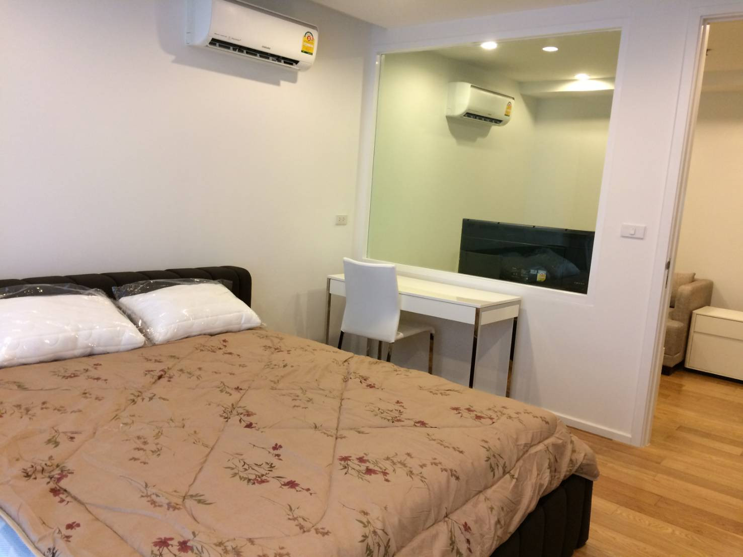 คอนโดให้เช่า : 15 Sukhumvit Residences(15 สุขุมวิท เรสซิเดนซ์)((BTS Asoke) MK-02 line @livingbkk