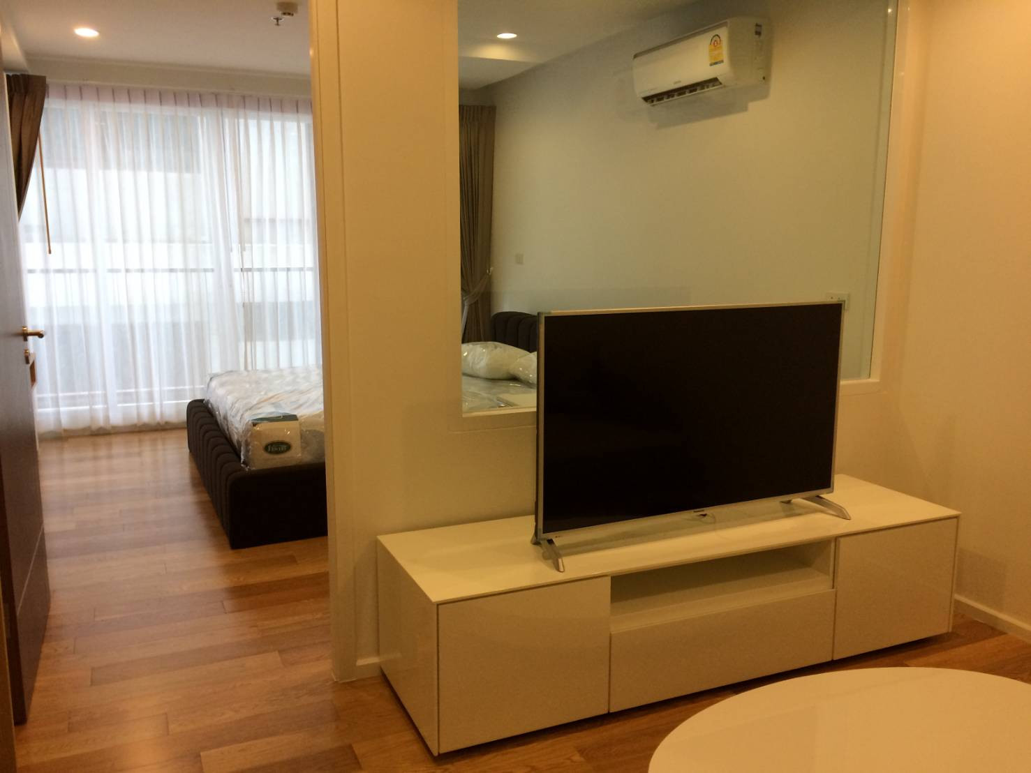 คอนโดให้เช่า : 15 Sukhumvit Residences(15 สุขุมวิท เรสซิเดนซ์)((BTS Asoke) MK-02 line @livingbkk