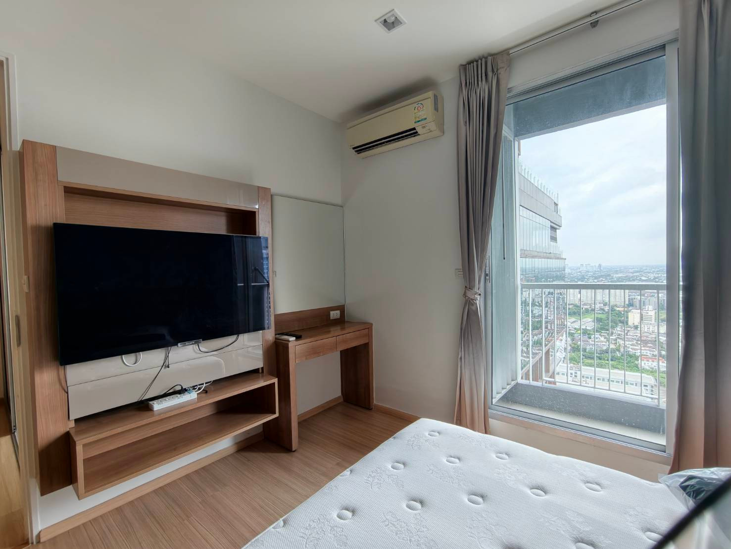 คอนโด ให้เช่า : Rhythm Sukhumvit 50 (( BTS Onnut   )) MK-02  line @livingbkk