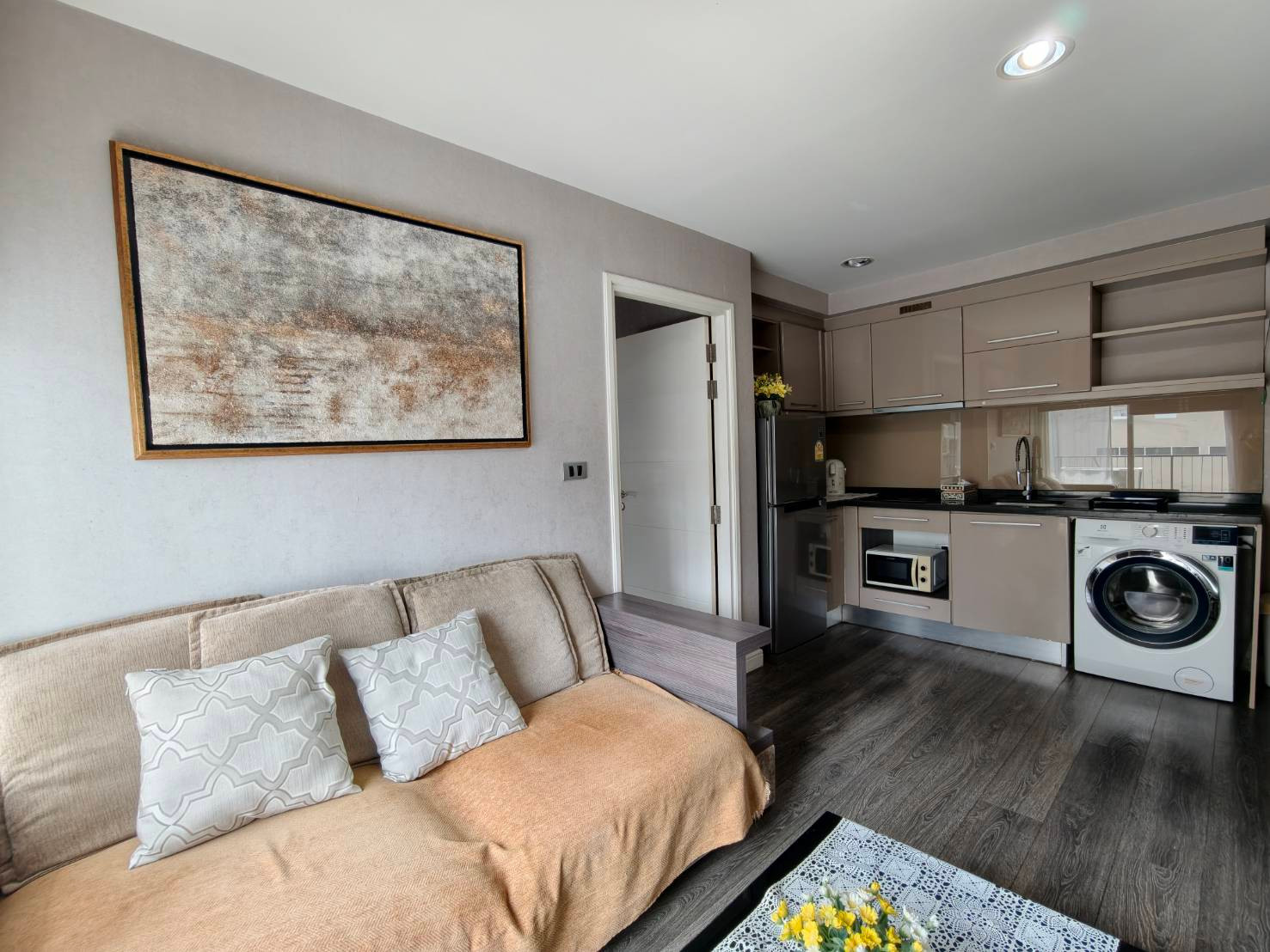คอนโด ให้เช่า : Condo  the crest sukhumvit​49 (( ทองหล่อ thonglor​))  MK-02  line @livingbkk