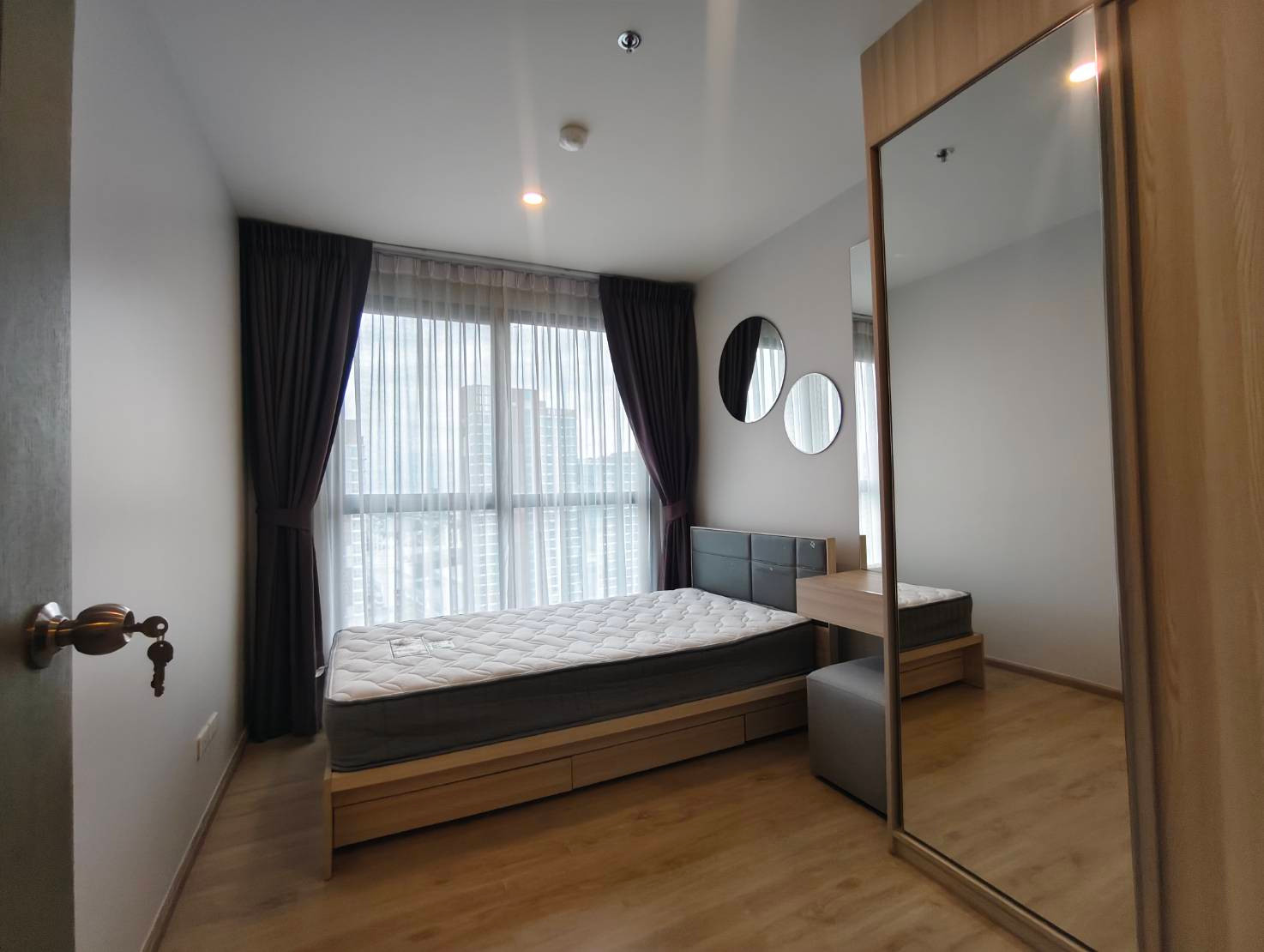 ให้เช่าคอนโด Ideo O2 ใกล้ BTS บางนา 2 ห้องนอน (Rt-01)