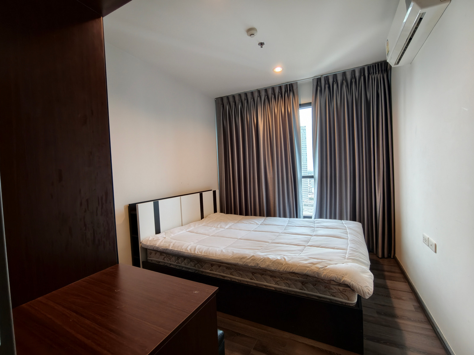 คอนโด ให้เช่า : The Base Park East Sukhumvit 77 (( BTS Onnut Udomsuk  )) MK-02  line @livingbkk