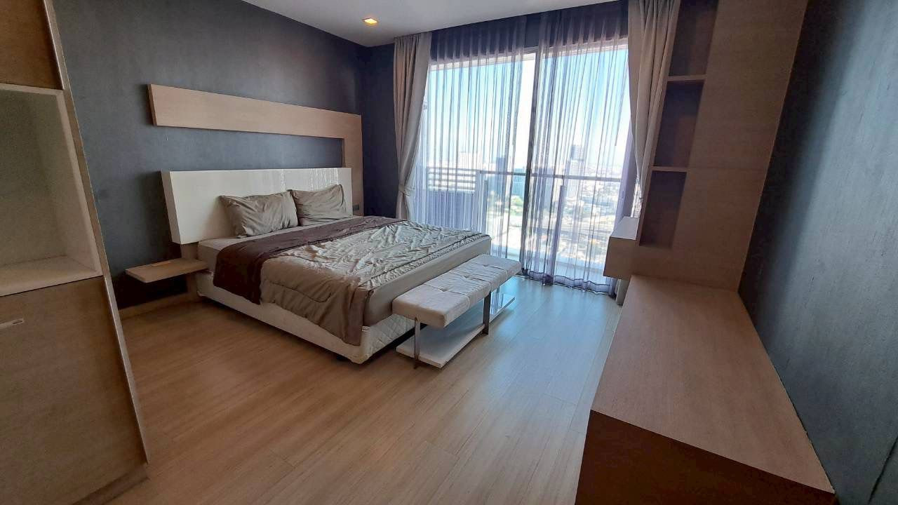 For Rent : Sky Walk Residences (ST-02) (Close to BTS Prakanong)