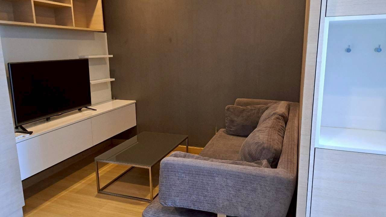 For Rent : Sky Walk Residences (ST-02) (Close to BTS Prakanong)