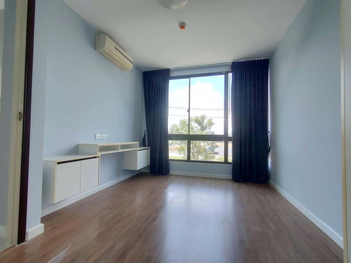 Icondo Sukhumvit 103 (เฟอร์ + เครื่องใช้ไฟฟ้า ตามรูป จอดรถได้ 2 คัน) [CC-01]