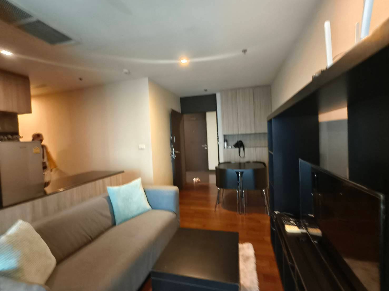 คอนโด ให้เช่า :   Noble Remix (( ทองหล่อ thonglor​))  MK-02  line @livingbkk