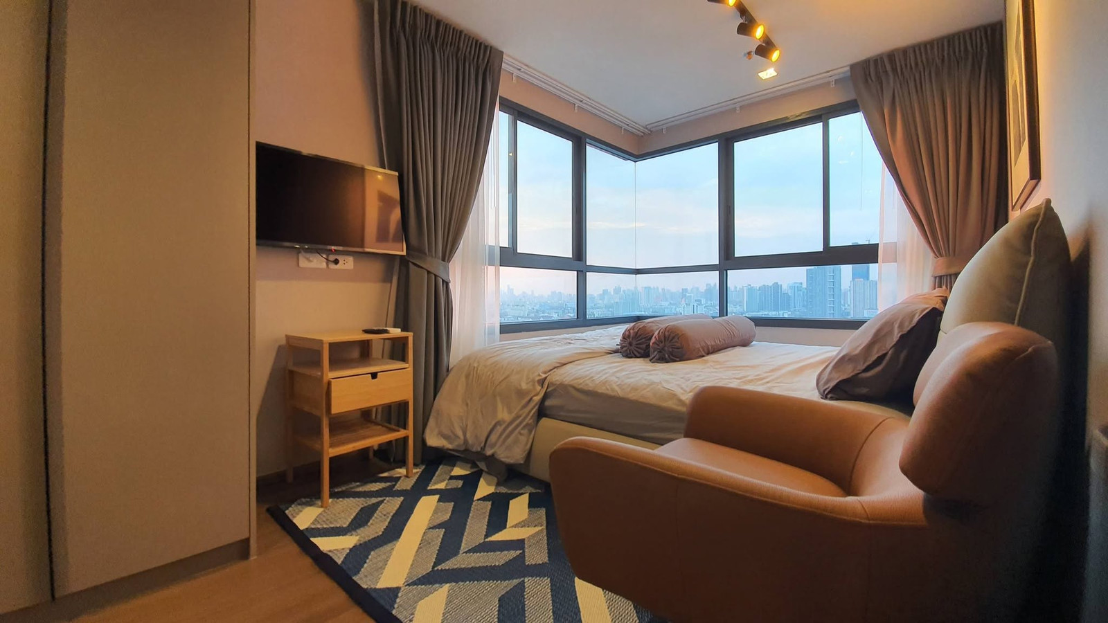 ✨Condo for Rent : Rhythm Charoenkrung Pavillion (AP-02 ) line : @condo91