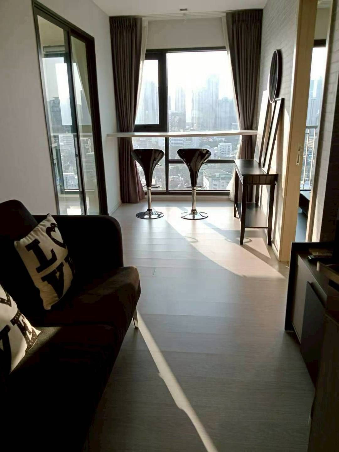 ให้เช่า RHYTHM Sukhumvit 36-38 ใกล้ BTS ทองหล่อ (Rt-01)