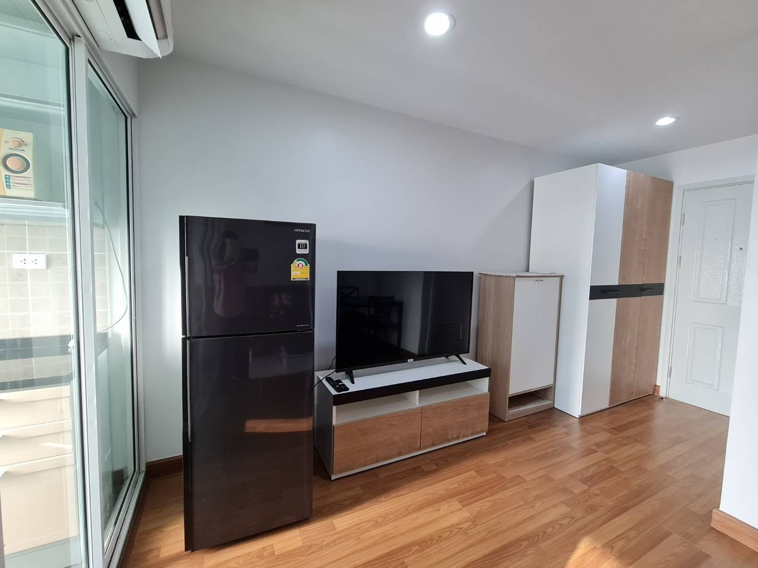 คอนโด ให้เช่า :  รีเจ้นท์ โฮม สุขุมวิท 81 (Regent Home Sukhumvit 81) (( BTS Onnut  )) MK-02  line @livingbkk