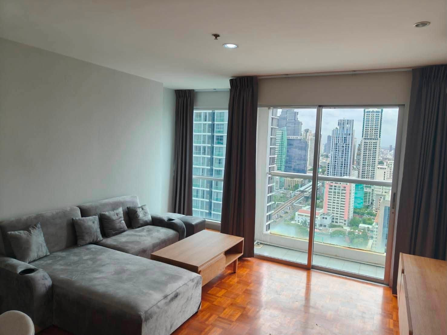 คอนโดให้เช่า : Silom Suite (สีลมสวีท) (( Sathorn สาทร )) MK-02 line @livingbkk