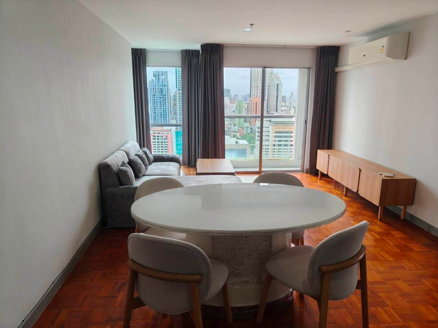 คอนโดให้เช่า : Silom Suite (สีลมสวีท) (( Sathorn สาทร )) MK-02 line @livingbkk
