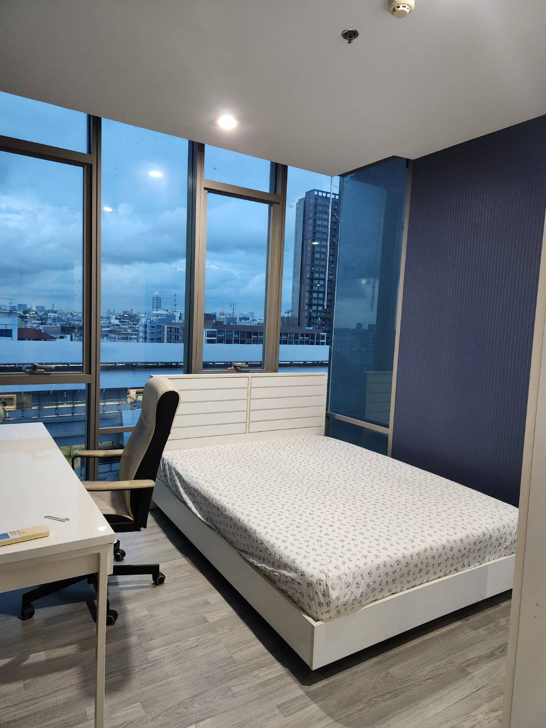 คอนโดให้เช่า :The Room BTS Wongwian Yai(BTS  Wongwian Yai) MK-02 line @livingbkk