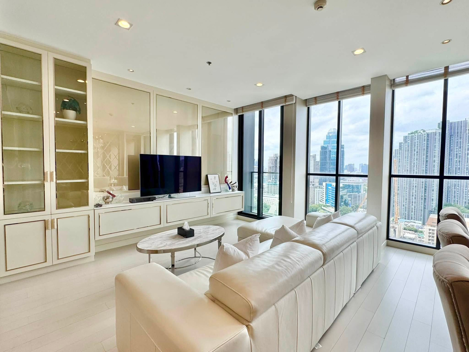 ✨Condo for Rent : Noble Ploenchit (BTS Ploenchit)(AP-02) ( line : @condo91 )