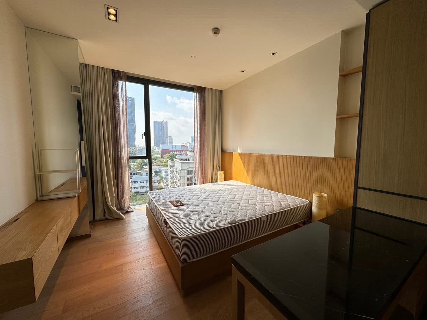 Beatniq Sukhumvit 32 (ห้องกว้าง มีอ่างอาบน้ำ ใกล้ BTS ทองหล่อ) [CC-01]